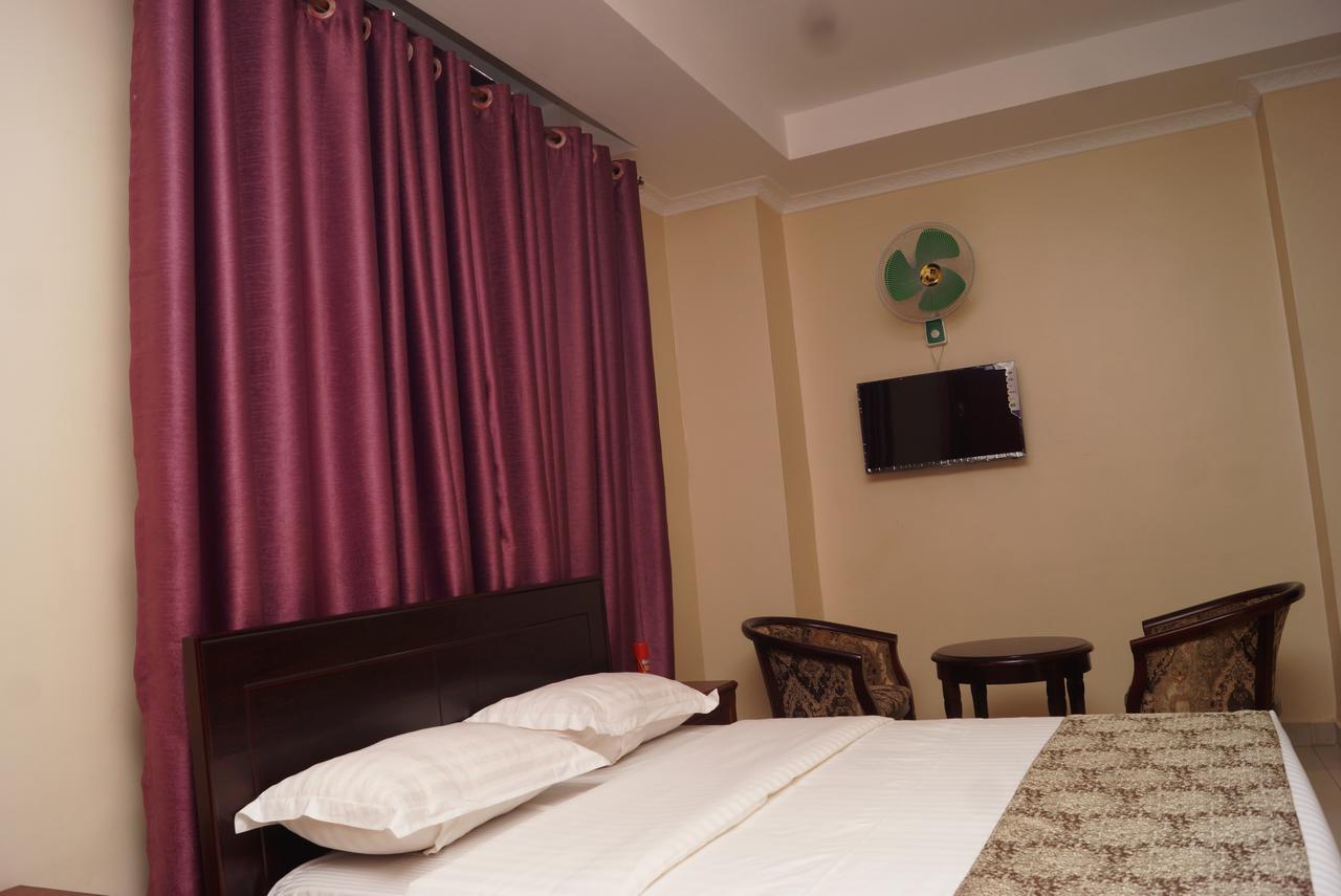 Diamonds Hotel 캄팔라 외부 사진